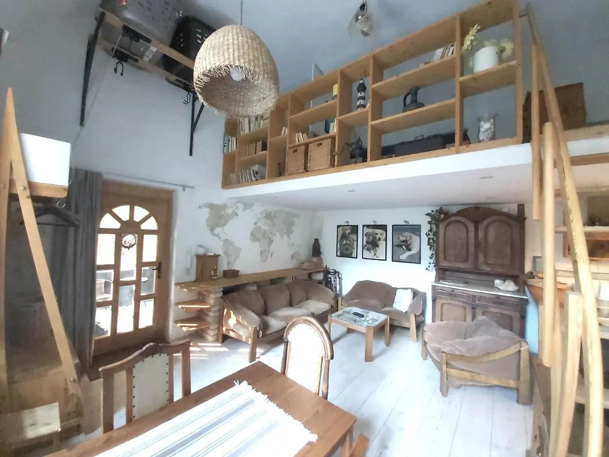 Unique, Homey Apartment With Free Parking In Central Budapest