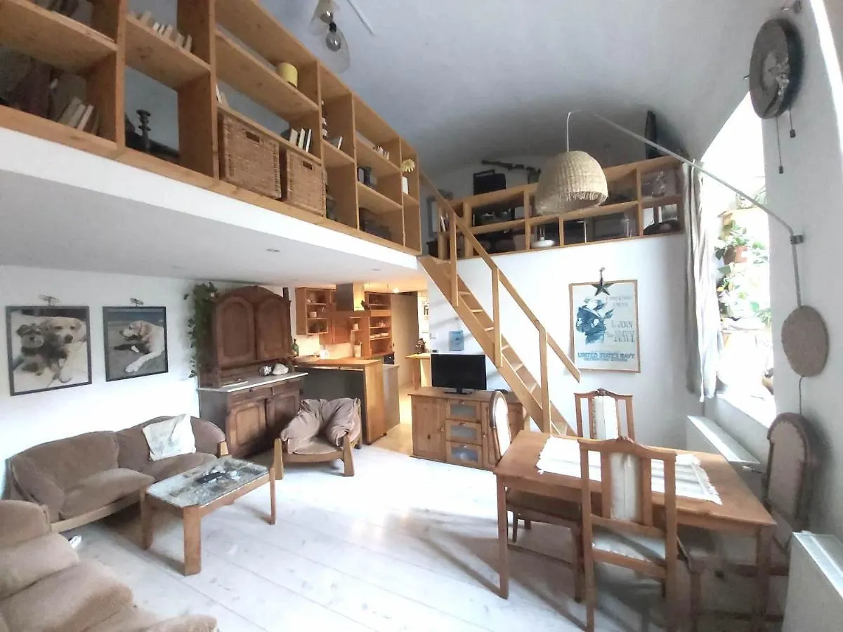 Unique, Homey Apartment With Free Parking In Central Budapest