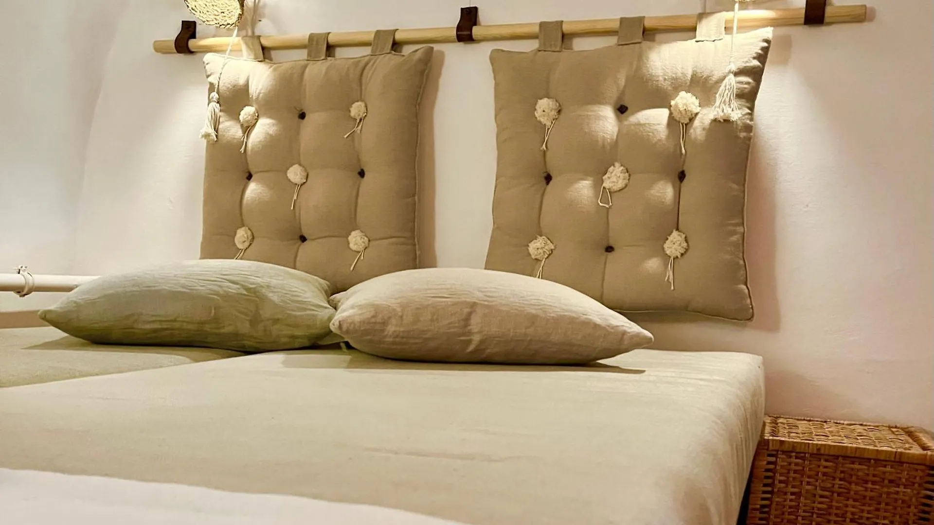 Unique, Homey Apartment With Free Parking In Central Budapest