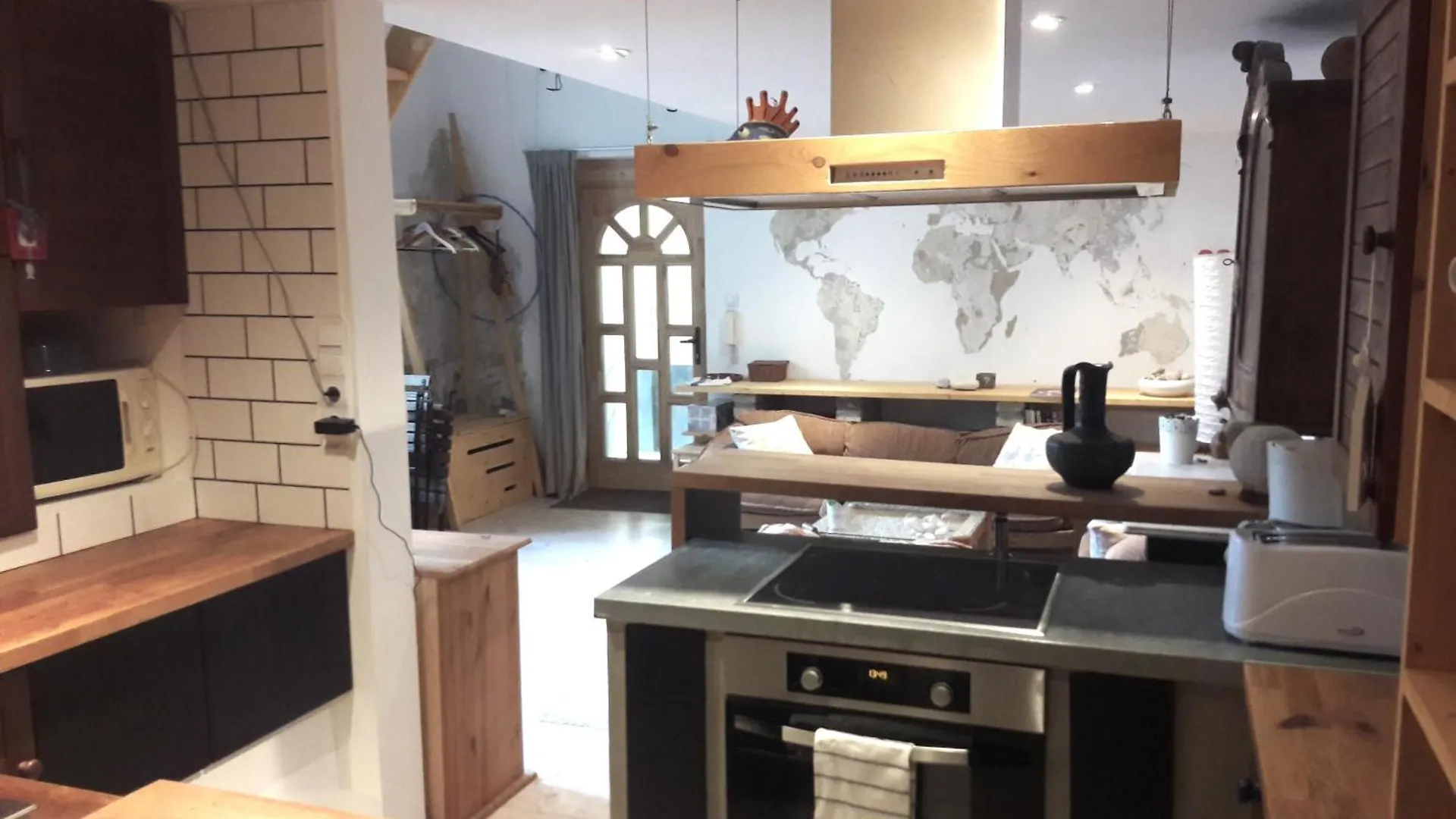 Unique, Homey Apartment With Free Parking In Central Budapeşte 0*,  Macaristan
